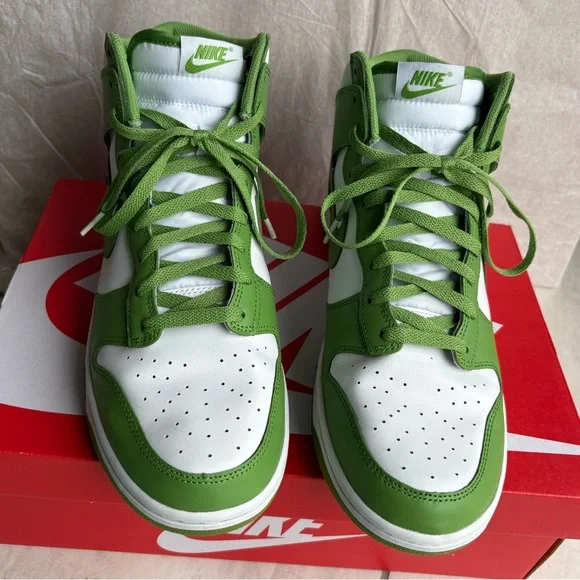 Mens 11.5 Nike Chlorophyll Dunks - Picture 6 of 11